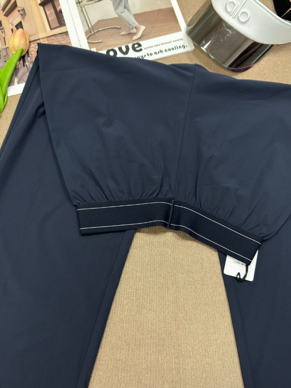 👖ALO Yoga Suit Up Trouser💙 Navy Blue (Regular) Leg-lengthening fit - Picture 4 of 9